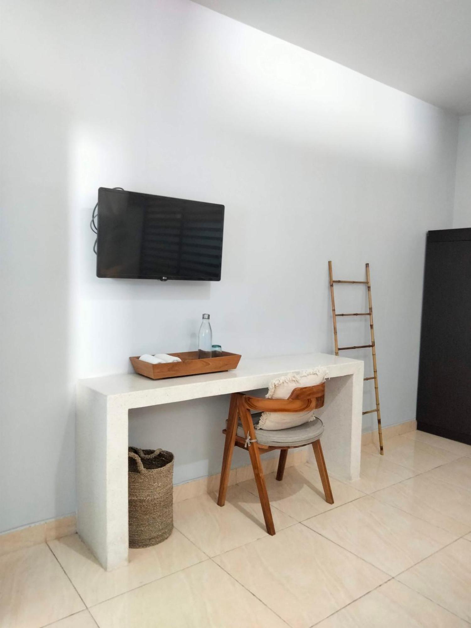 Gatsby Hotel Hostel Uluwatu  Exterior photo